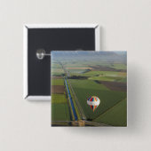 カンタベリー州メトベン近くの熱気球 缶バッジ (正面&裏面)