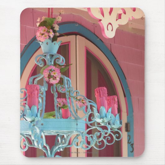 カンデラブラとピンク – マーサのブドウ畑 マウスパッド (正面)
