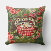 カントリーガーデンにハリネズミとアフタヌーンティー クッション (正面)