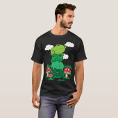 カントリーコアな雰囲気の可愛いカエル積み重ねとキノコ Tシャツ (正面フル)
