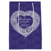 カントリーファブリック及びレース効果結婚式の引き出物バッグ ミディアムペーパーバッグ (裏面)