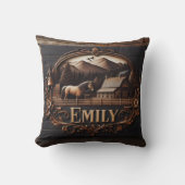 カントリーファームでのエミリーの木彫り看板 クッション (正面)