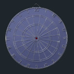 カントリーブルーダーツボード ダーツボード<br><div class="desc">ダーツボードと国の青の背景あなたのテキストまたは画像のための準備ができている。</div>