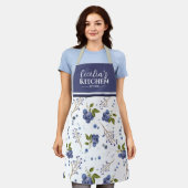 カントリーブルーベリーパーソナライズされたキッチンエプロン エプロン (着用した状態)