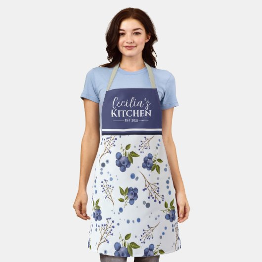 カントリーブルーベリーパーソナライズされたキッチンエプロン エプロン (着用した状態)
