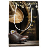 カントリーブーツ、帽子&バーンウッド結婚のミディアムギフト ミディアムペーパーバッグ (正面)