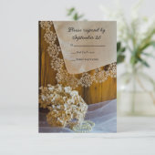 カントリーレースとフラワーズバーンウェディングRSVPカード 出欠カード (スタンド正面)