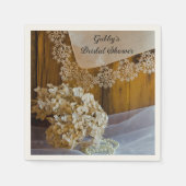 カントリーレースアンドフラワーズバーンブライダルシャワー スタンダードカクテルナプキン (正面)