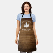 カントリー素朴ファミリーキャビンツリーズウッドプランクプリント エプロン (着用した状態)