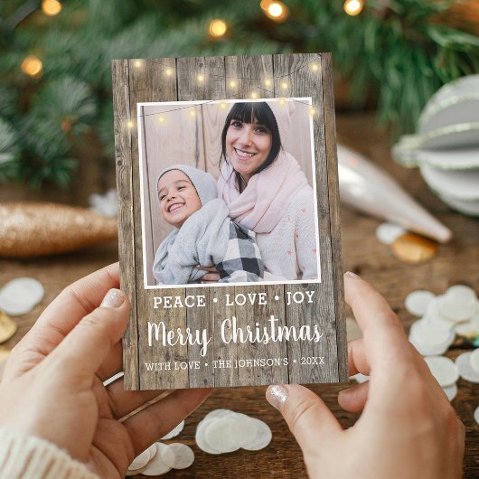 カントリー調の木製ライトの写真 楽しいクリスマス シーズンカード
