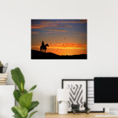 カントリー・ウェスタン・カウボーイと馬が夕暮れ ポスター (ホームオフィス)