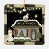 カントリ初期のークリスマスコテージと雪だるま セラミックオーナメント (裏面)