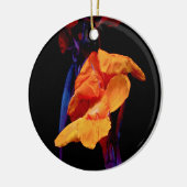 カンナリリーがブラックとブルー セラミックオーナメント (左)