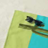 カンピーウェスタン女性のカーボーイオンホースパーソナライズされた ビーチタオル (インサイチュ)