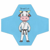 カンフーのスーツを描いた可愛い牛 サッカーボール (フラット)