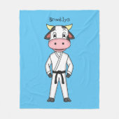 カンフーのスーツを描いた可愛い牛 フリースブランケット (正面)