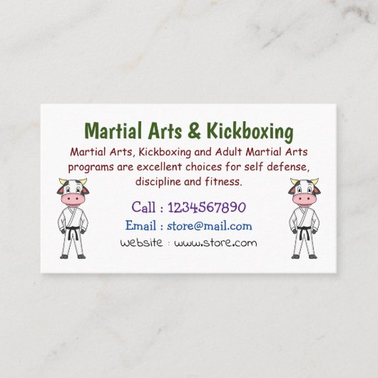 カンフーのスーツを描いた可愛い牛 名刺 (正面)