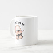 カンフー親指 おもしろい足の親指ダジャレ コーヒーマグカップ (正面左)