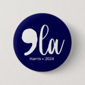 カンマ・ラ・カマラハリス2024 缶バッジ (正面)