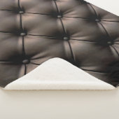 カーシートからの濃い革製のクッションの背景 シェルパブランケット (3/4)