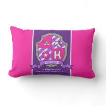 カースティーの名前はピンクのクレストのユニコーンを意味する