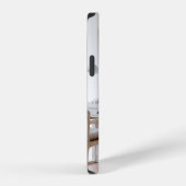 カーテンそばの空机 iPhoneケース (右側面)