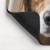 カーテンにゴールデンレトリバー マウスパッド (コーナー)