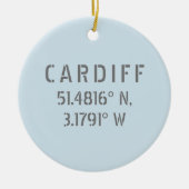 カーディフウェールズ緯度&経パーソナライズされた度 セラミックオーナメント (正面)