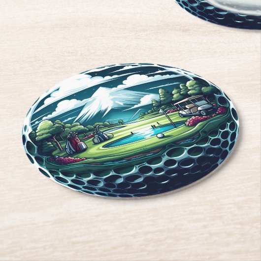 カートとクラブの美しいゴルフコース ラウンドペーパーコースター (アングル)