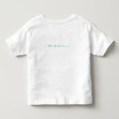 カートゥーンの裏庭で遊ぶ子どものパピー トドラーTシャツ (裏面)