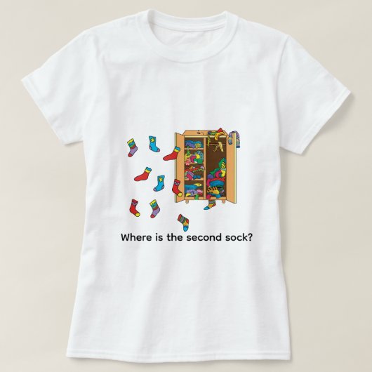 カートゥーンイラスト：もう片方の靴下はどこ？ Tシャツ (デザイン正面)