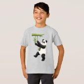 カートゥーン パンダ - 竹と戯れるパンダ Tシャツ (正面フル)