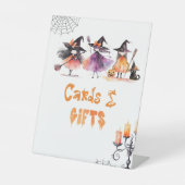 カードとギフトかわいいハロウィーンウィッチ誕生日 台座サイン (正面)
