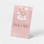 カードとギフトのペデスタルサインを待つ 台座サイン (正面)