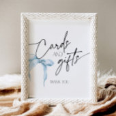 カードとギフトはほこりっぽい青い弓でサイン 台座サイン