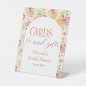 カードとギフトシトラスブライダルシャワー 台座サイン (正面)