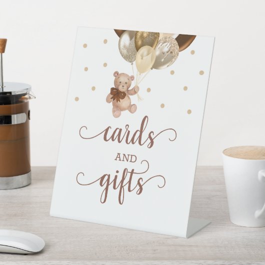 カードとギフトテディベアブラウン金ゴールドバルーン 台座サイン (インサイチュ)