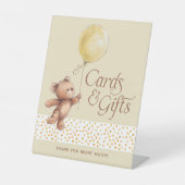 カードとギフトニュートラルテディベア赤ちゃんシャワー 台座サイン (正面)
