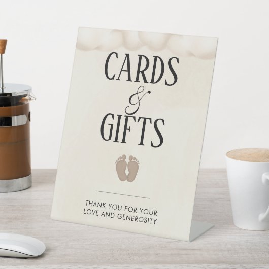 カードとギフトベビーは赤ちゃんシャワーのサインを醸造している 台座サイン (インサイチュ)