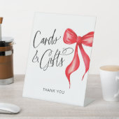 カードとギフトレッドウォーター色の弓 台座サイン (インサイチュ)