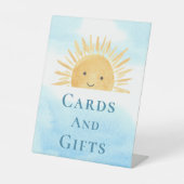 カードとギフト太陽をテーマにした赤ちゃんシャワー 台座サイン (正面)
