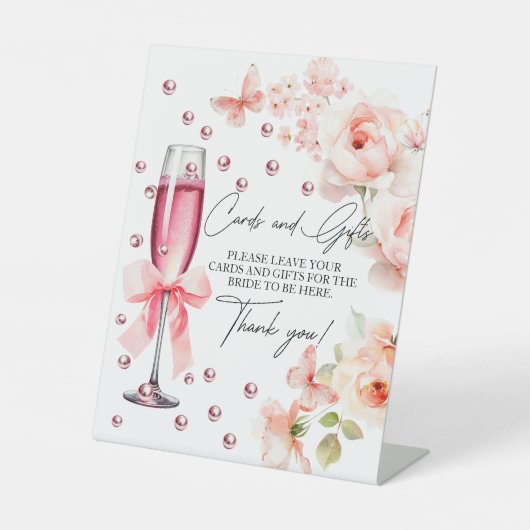 カードとギフト真珠とプロセッコブライダルシャワー 台座サイン (正面)