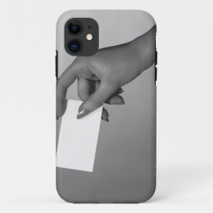 カードを握っている女性 iPhone 11 ケース