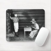 カードを遊ぶのをカウボーイが見ている調理師 マウスパッド (マウス)