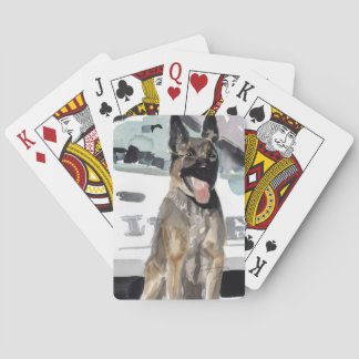カードを遊んでいる警察K-9 トランプ
