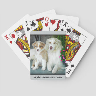 カードを遊んでいるMerleの赤いオーストラリア人 トランプ