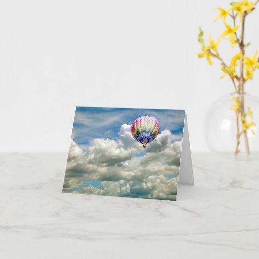 カード – 飛行中の熱気球 (黄色い花)
