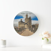 カーナルフォン城ウェールズ。 ラージ壁時計 (ホーム)