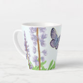 カーナーブルー – 絶滅の危機に瀕している野生のルパン カフェラテマグ (左アングル)