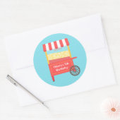 カーニバルのポップコーンの子供の誕生日のパーティーのステッカー ラウンドシール (封筒)